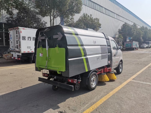長安小型掃路車（0.5方水罐，1.5方塵罐）