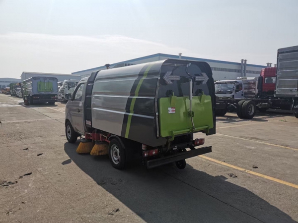 長安小型掃路車（0.5方水罐，1.5方塵罐）