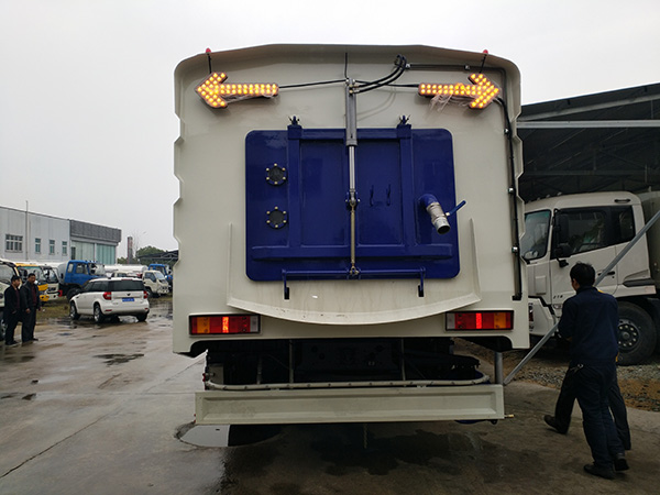 東風(fēng)天龍洗掃車（國V）