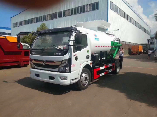 東風(fēng)多利卡國六8方（圓罐）餐廚垃圾車