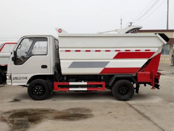 	躍進(jìn)S70國(guó)六4方無(wú)泄漏自裝（后掛桶）卸式垃圾車(chē)