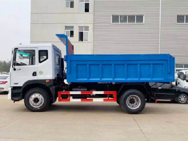 東風(fēng)多利卡D9國(guó)六10~12方自卸翼展式垃圾車(chē)