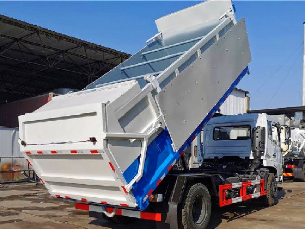 國六東風專底16~18方污泥運輸車