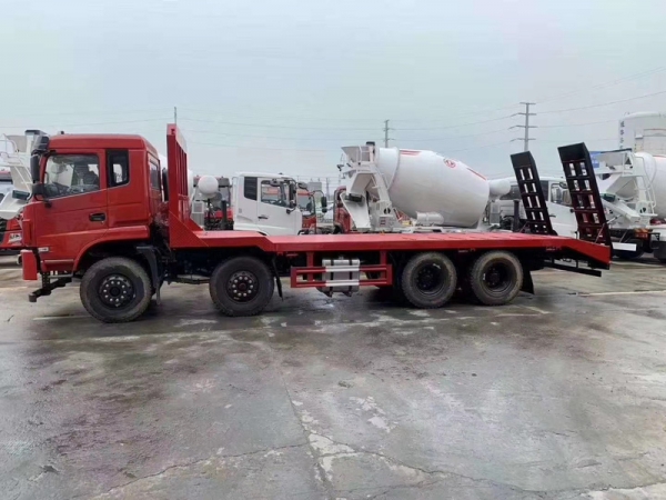 東風(fēng)D17-H前四后八平板運(yùn)輸車