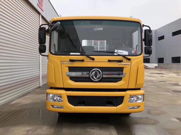 東風(fēng)D9一拖二清障車(chē)