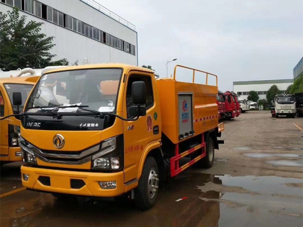 東風小多利卡5方高壓清洗車