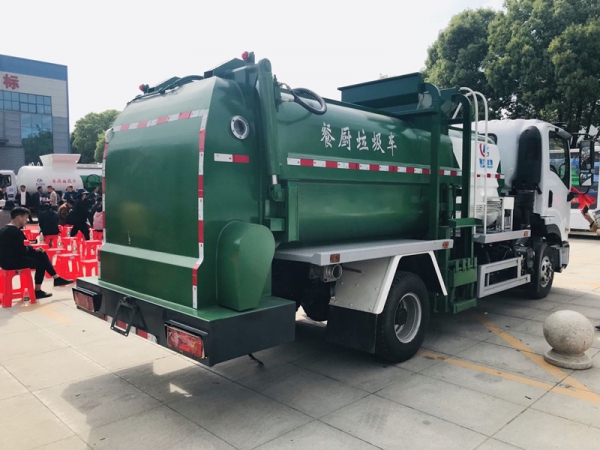 東風D1餐廚垃圾車8方罐體